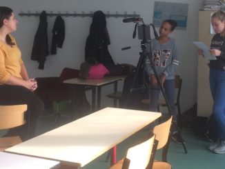 Elodie Le Maou, journaliste de l'AFP se prête au jeu de l'interview (cliché PCA).